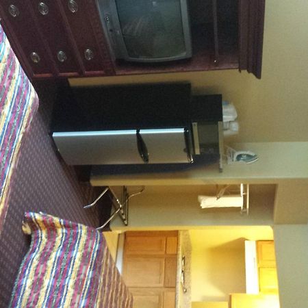 Sunbelt Lodge Motel 아브빌 외부 사진