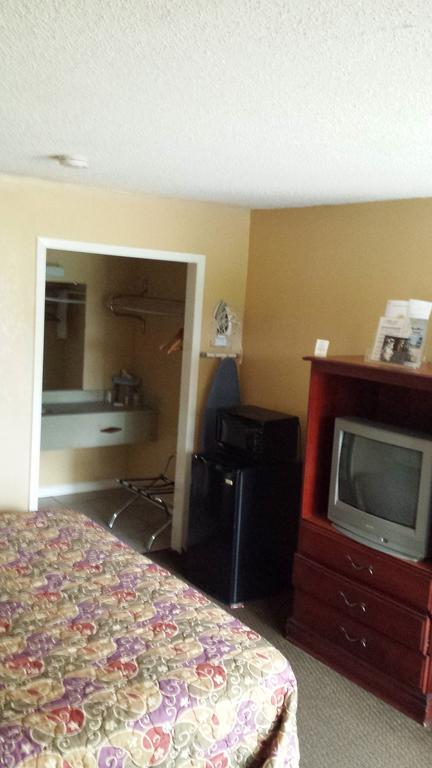Sunbelt Lodge Motel 아브빌 외부 사진