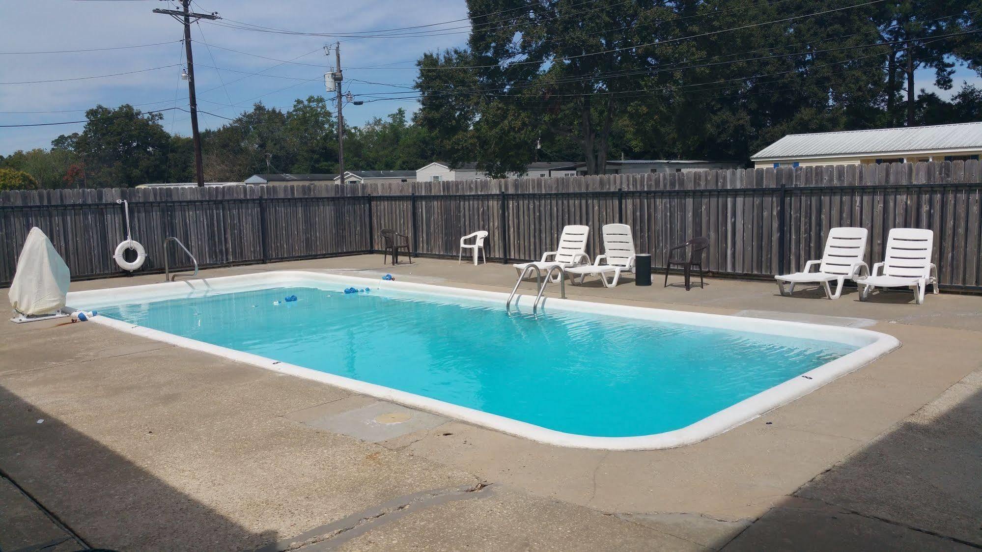 Sunbelt Lodge Motel 아브빌 외부 사진